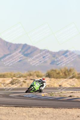 media/Dec-07-2025-CVMA (Sun) [[3e7d2de5dc]]/Race 18-Formula Twins-Formula 40 UL/